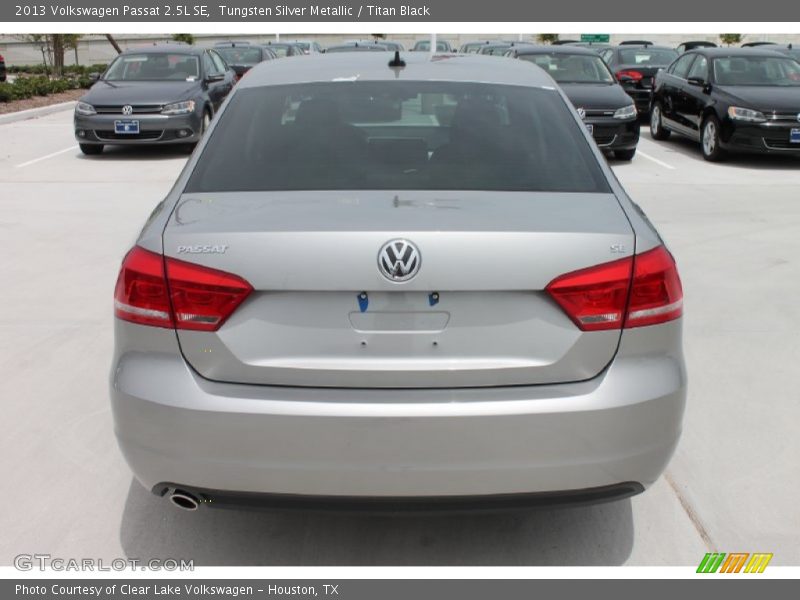 Tungsten Silver Metallic / Titan Black 2013 Volkswagen Passat 2.5L SE