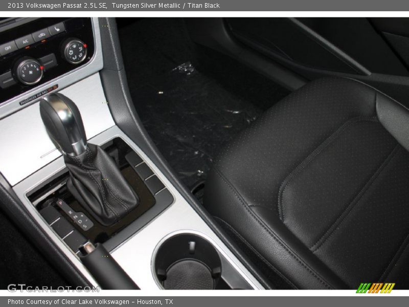 Tungsten Silver Metallic / Titan Black 2013 Volkswagen Passat 2.5L SE