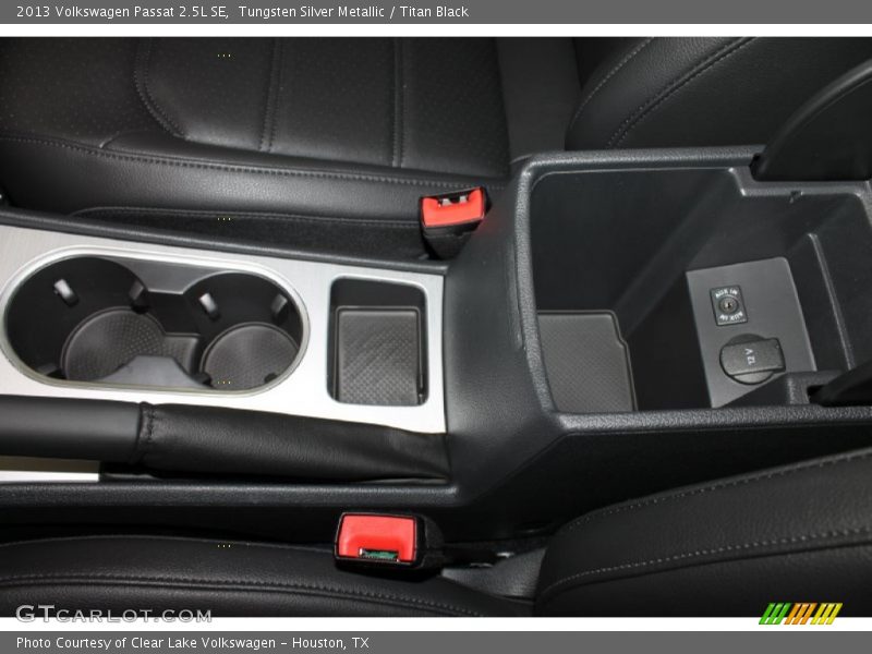 Tungsten Silver Metallic / Titan Black 2013 Volkswagen Passat 2.5L SE
