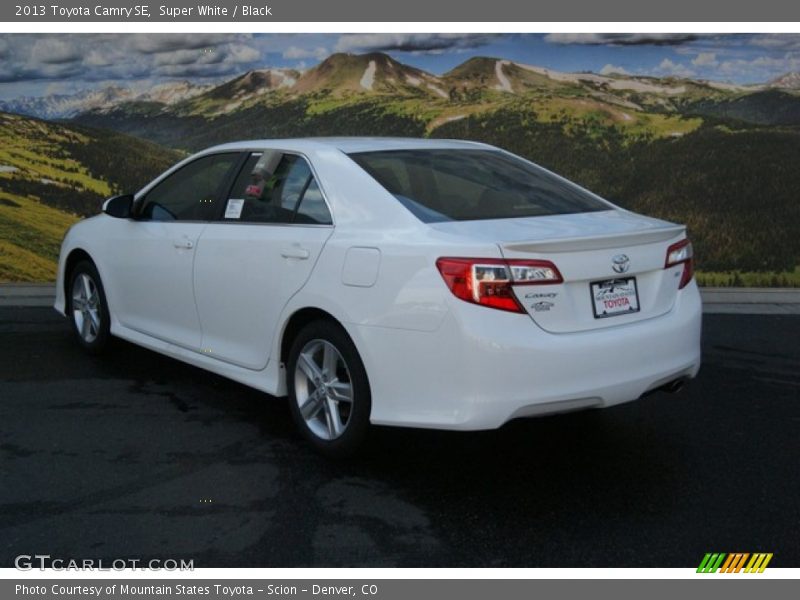 Super White / Black 2013 Toyota Camry SE
