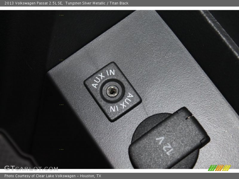 Tungsten Silver Metallic / Titan Black 2013 Volkswagen Passat 2.5L SE