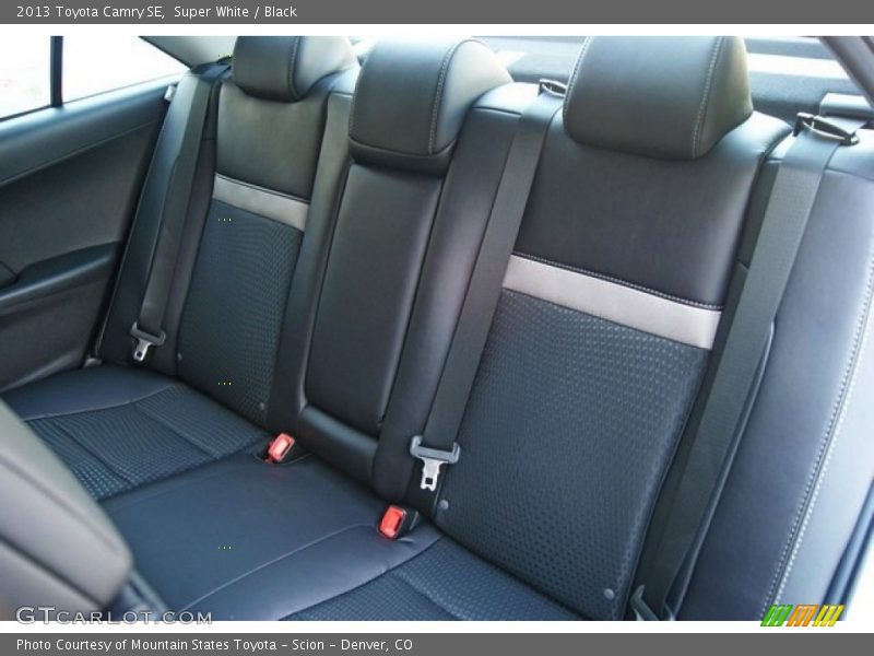 Super White / Black 2013 Toyota Camry SE