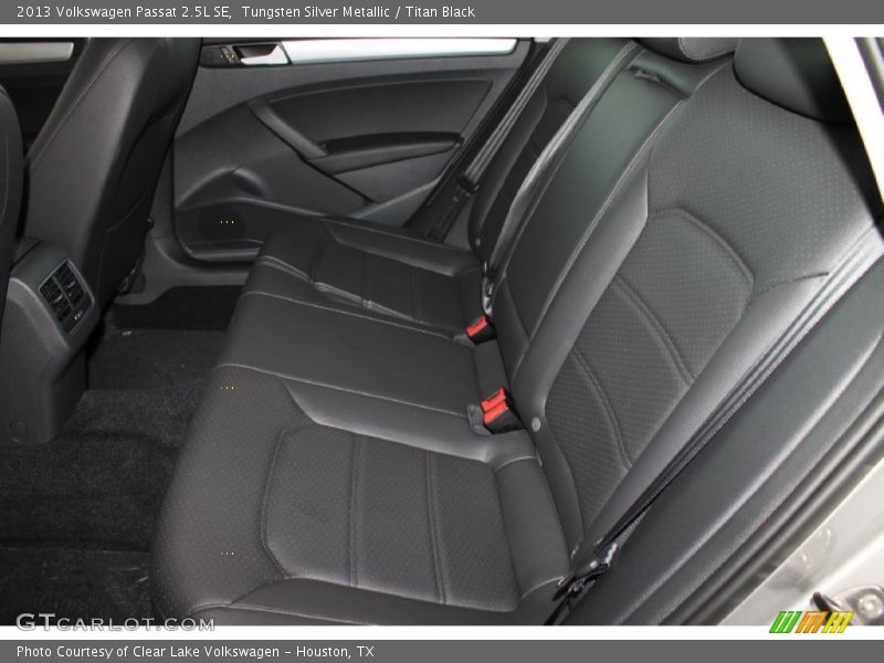 Tungsten Silver Metallic / Titan Black 2013 Volkswagen Passat 2.5L SE