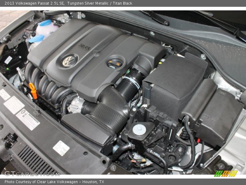 Tungsten Silver Metallic / Titan Black 2013 Volkswagen Passat 2.5L SE