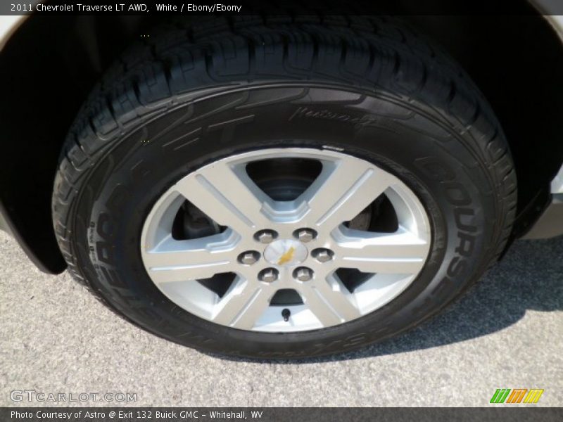 White / Ebony/Ebony 2011 Chevrolet Traverse LT AWD