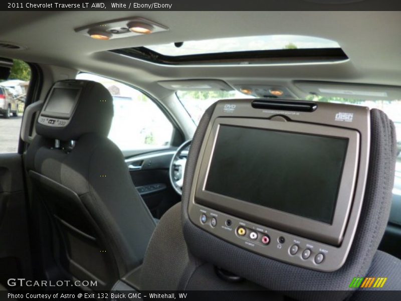 White / Ebony/Ebony 2011 Chevrolet Traverse LT AWD