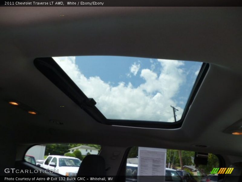White / Ebony/Ebony 2011 Chevrolet Traverse LT AWD