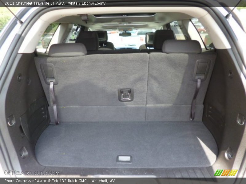 White / Ebony/Ebony 2011 Chevrolet Traverse LT AWD
