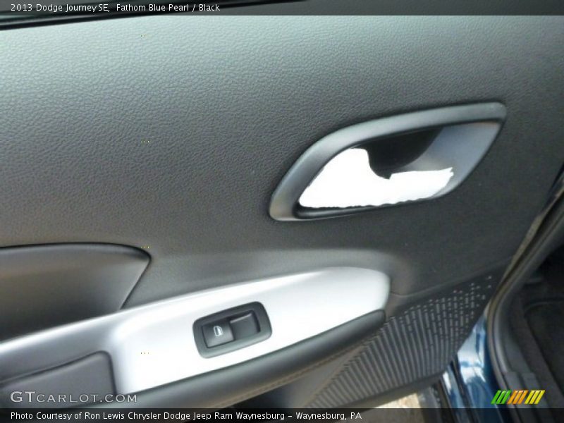 Fathom Blue Pearl / Black 2013 Dodge Journey SE
