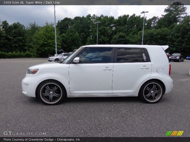 Super White / Dark Gray 2009 Scion xB