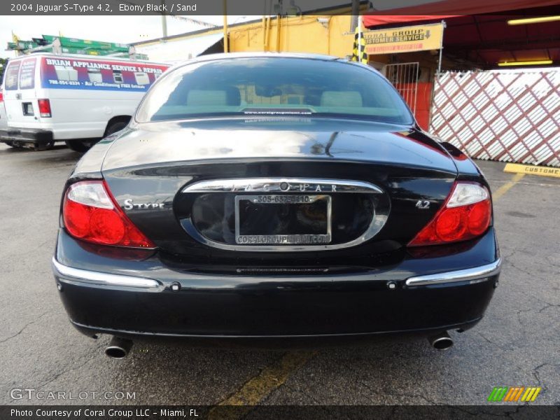 Ebony Black / Sand 2004 Jaguar S-Type 4.2