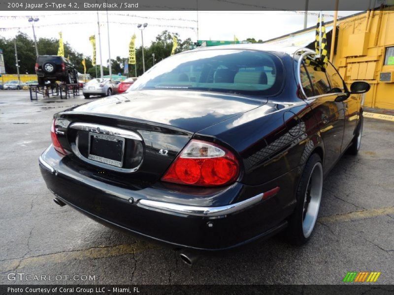 Ebony Black / Sand 2004 Jaguar S-Type 4.2