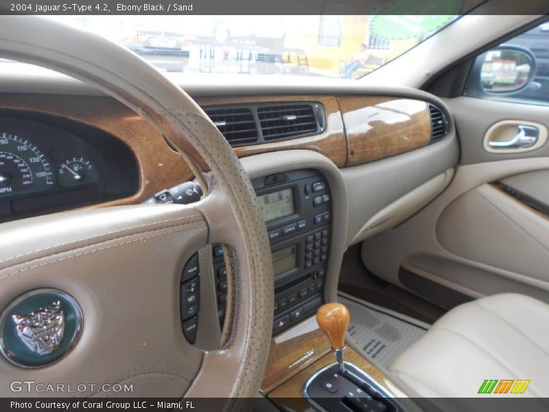 Ebony Black / Sand 2004 Jaguar S-Type 4.2