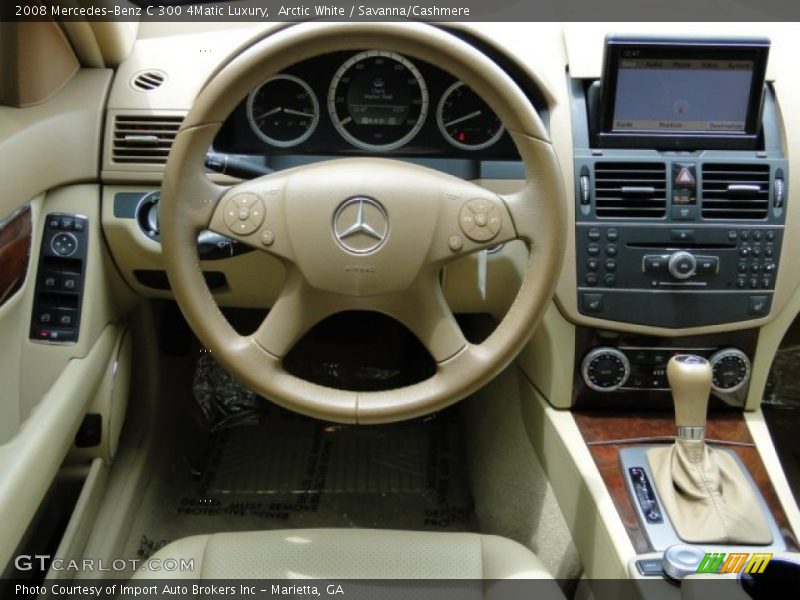Dashboard of 2008 C 300 4Matic Luxury