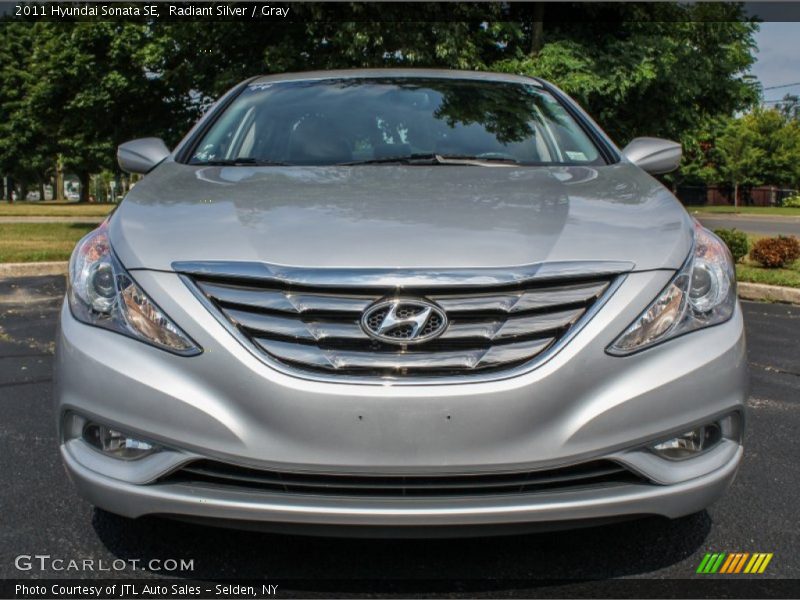 Radiant Silver / Gray 2011 Hyundai Sonata SE