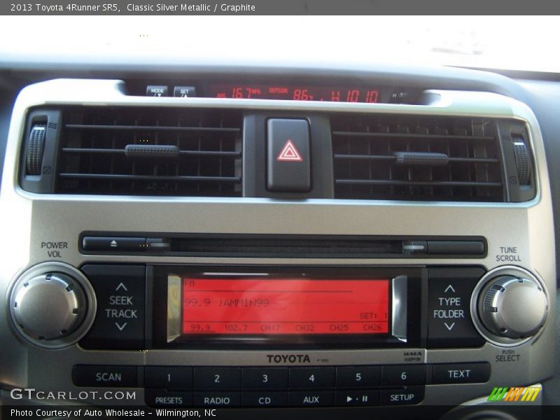 Classic Silver Metallic / Graphite 2013 Toyota 4Runner SR5