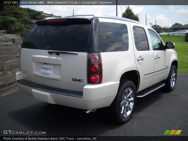 White Diamond Tricoat / Cocoa/Light Cashmere 2013 GMC Yukon Denali AWD