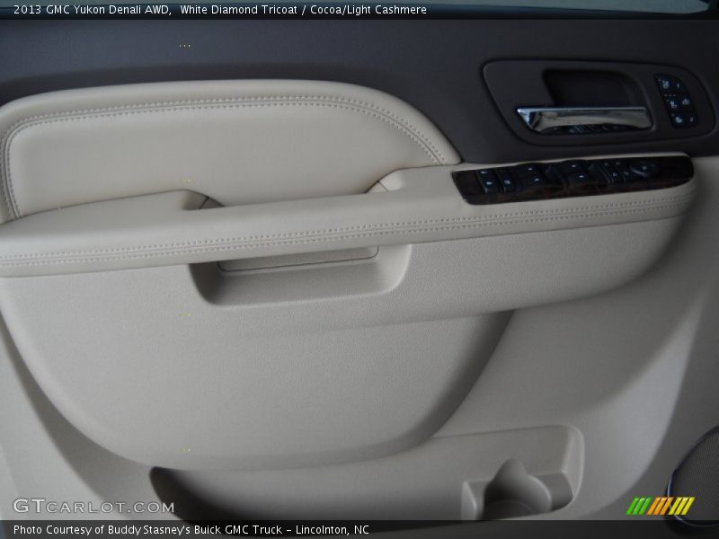 White Diamond Tricoat / Cocoa/Light Cashmere 2013 GMC Yukon Denali AWD