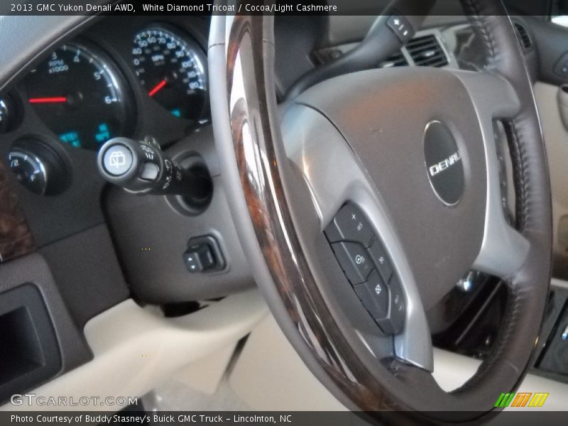 White Diamond Tricoat / Cocoa/Light Cashmere 2013 GMC Yukon Denali AWD