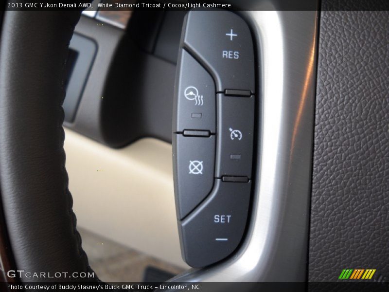 White Diamond Tricoat / Cocoa/Light Cashmere 2013 GMC Yukon Denali AWD