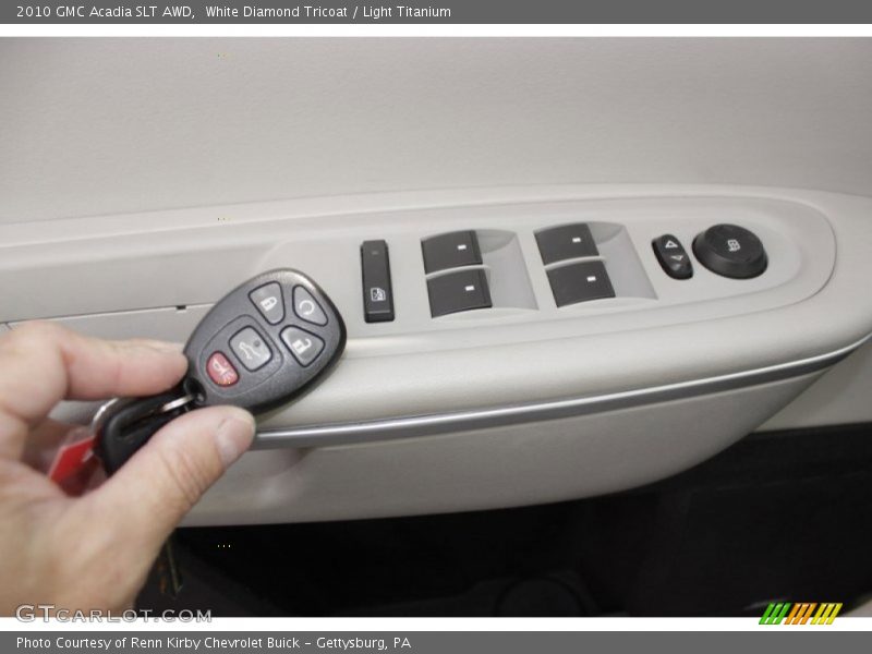 White Diamond Tricoat / Light Titanium 2010 GMC Acadia SLT AWD