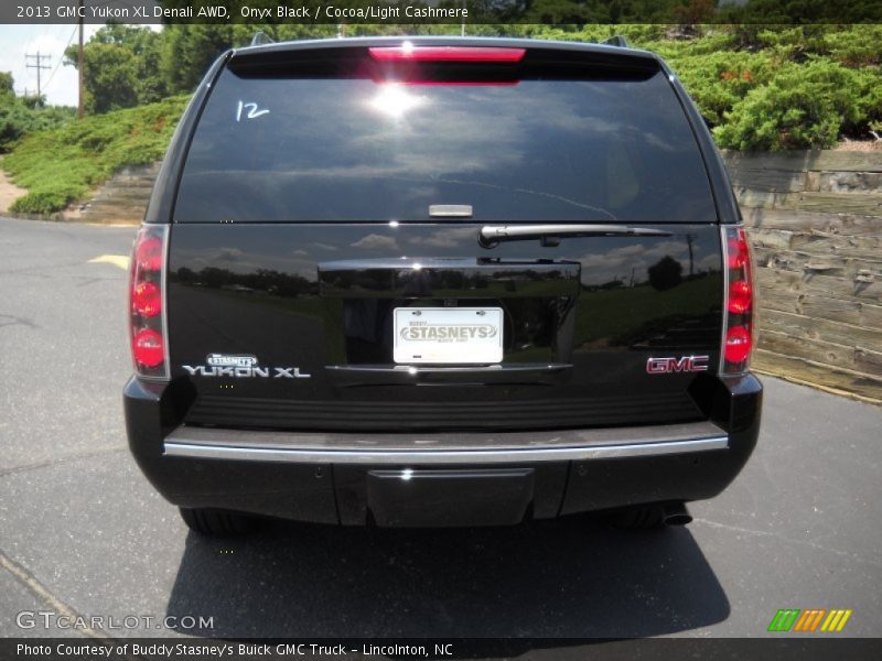 Onyx Black / Cocoa/Light Cashmere 2013 GMC Yukon XL Denali AWD