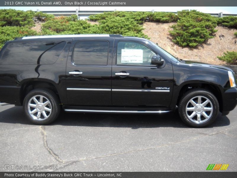 Onyx Black / Cocoa/Light Cashmere 2013 GMC Yukon XL Denali AWD