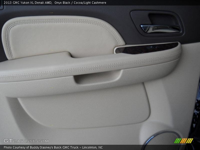 Onyx Black / Cocoa/Light Cashmere 2013 GMC Yukon XL Denali AWD