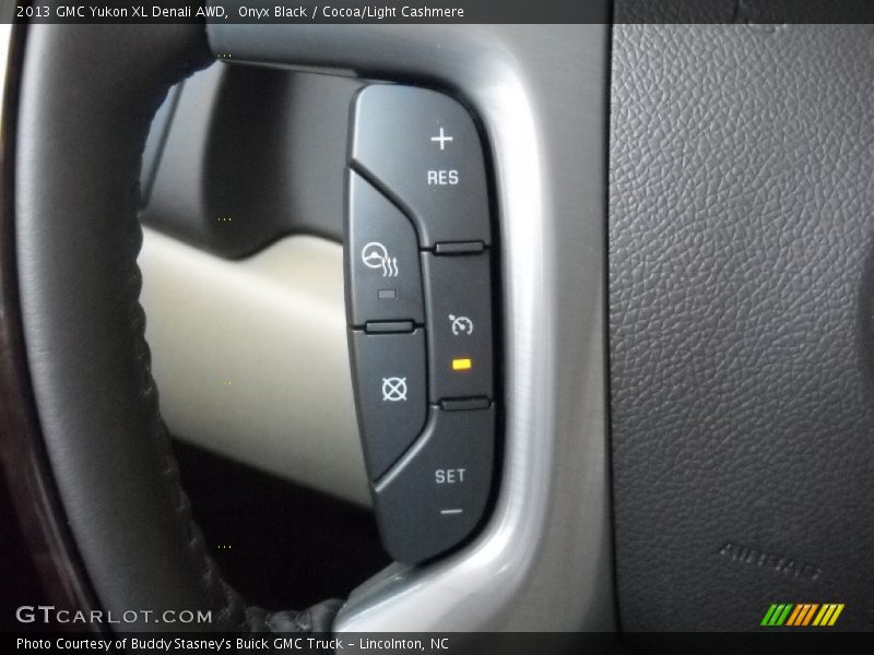 Onyx Black / Cocoa/Light Cashmere 2013 GMC Yukon XL Denali AWD