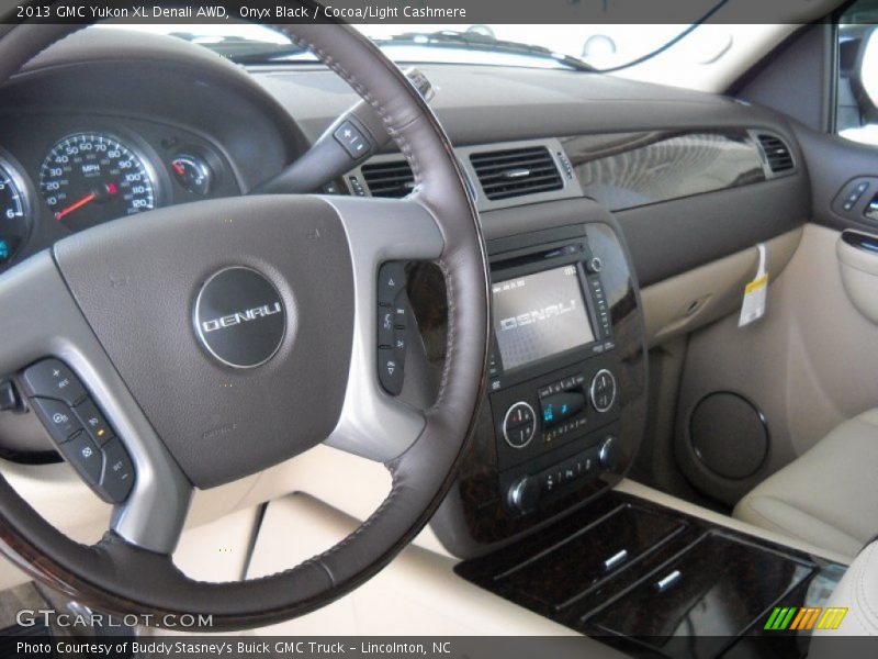 Onyx Black / Cocoa/Light Cashmere 2013 GMC Yukon XL Denali AWD