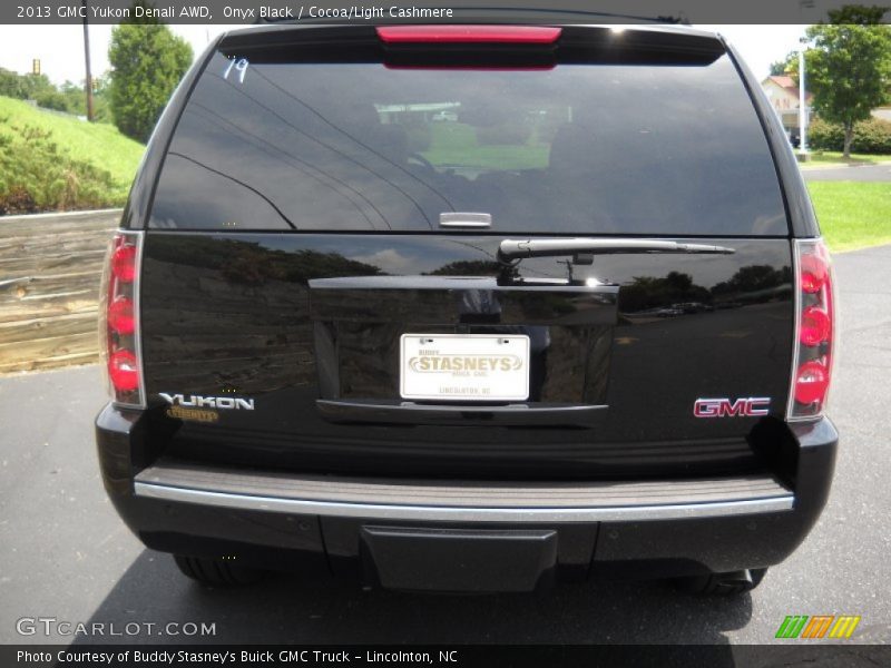 Onyx Black / Cocoa/Light Cashmere 2013 GMC Yukon Denali AWD