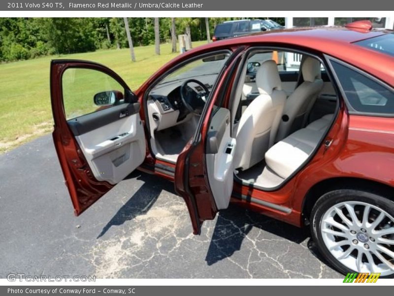 Flamenco Red Metallic / Umbra/Calcite Leather 2011 Volvo S40 T5