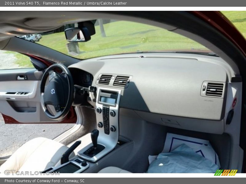 Flamenco Red Metallic / Umbra/Calcite Leather 2011 Volvo S40 T5