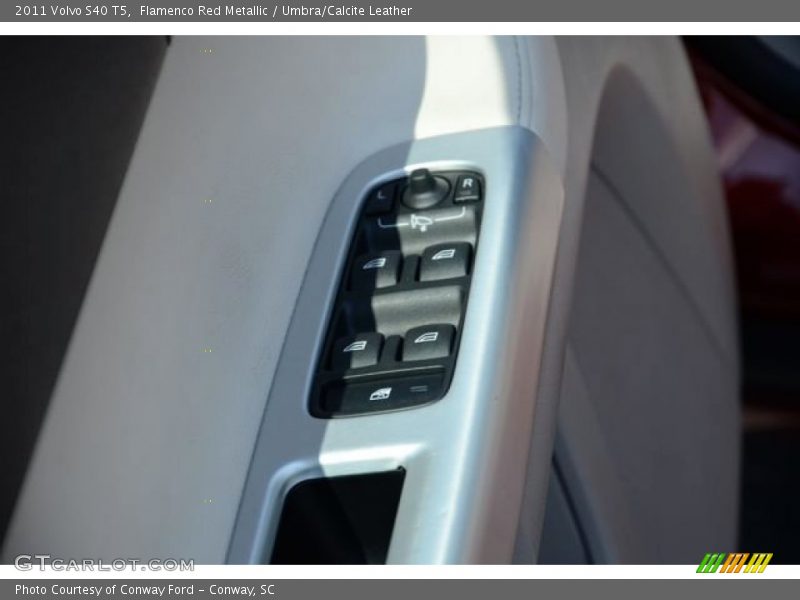 Flamenco Red Metallic / Umbra/Calcite Leather 2011 Volvo S40 T5