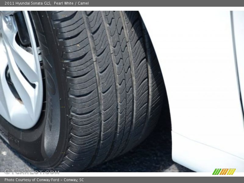Pearl White / Camel 2011 Hyundai Sonata GLS