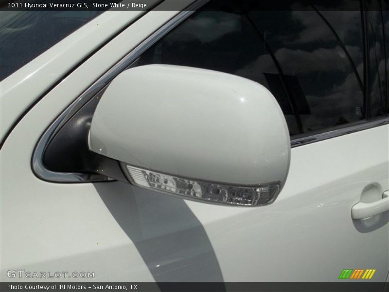 Stone White / Beige 2011 Hyundai Veracruz GLS