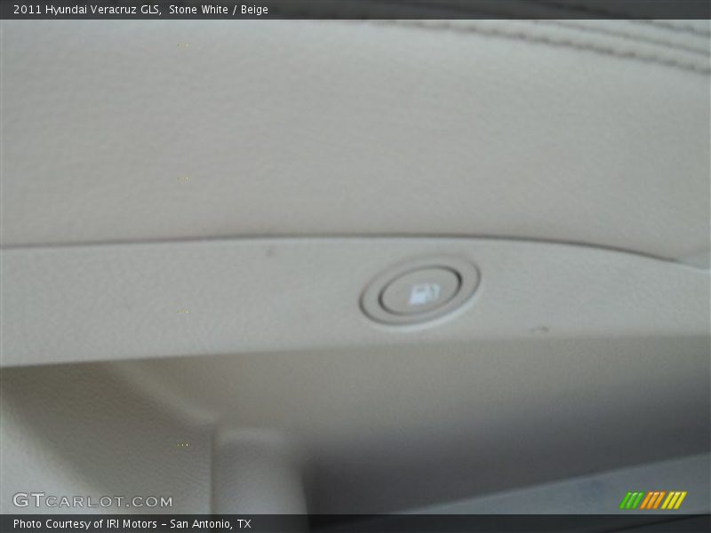Stone White / Beige 2011 Hyundai Veracruz GLS