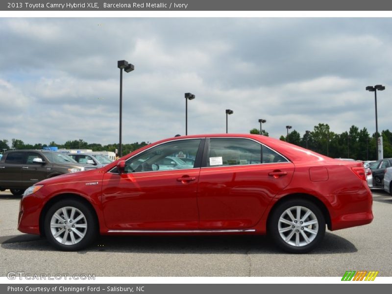 Barcelona Red Metallic / Ivory 2013 Toyota Camry Hybrid XLE