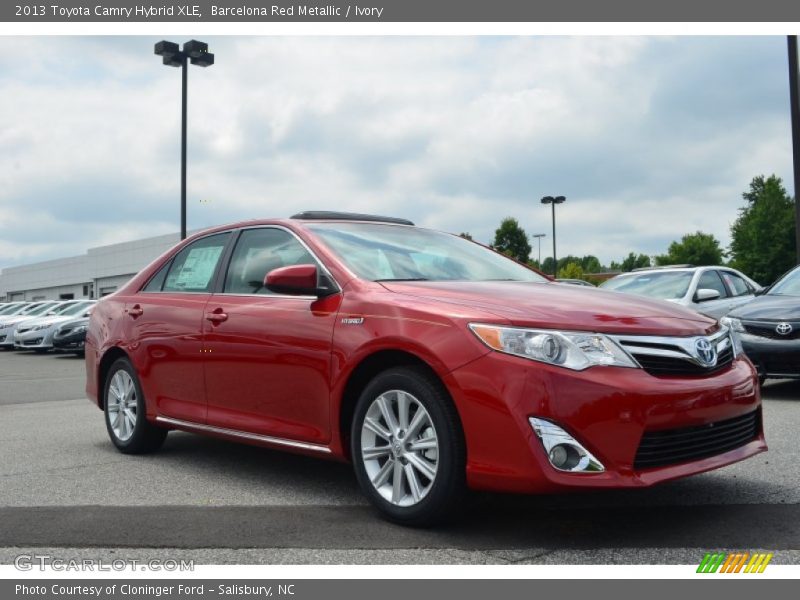 Barcelona Red Metallic / Ivory 2013 Toyota Camry Hybrid XLE