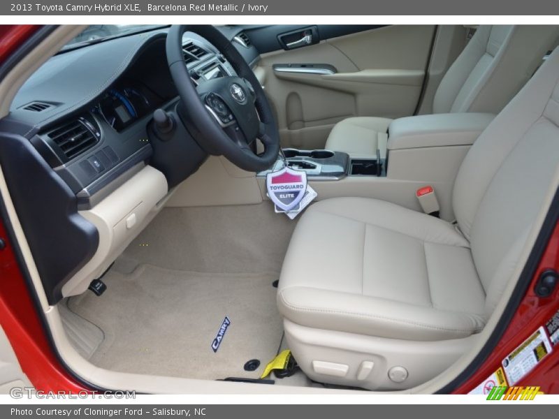 Barcelona Red Metallic / Ivory 2013 Toyota Camry Hybrid XLE