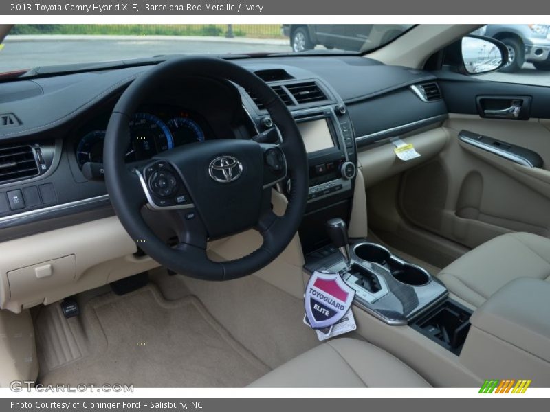Barcelona Red Metallic / Ivory 2013 Toyota Camry Hybrid XLE