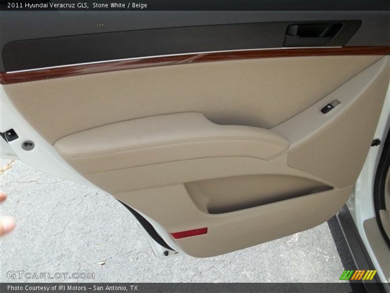 Stone White / Beige 2011 Hyundai Veracruz GLS