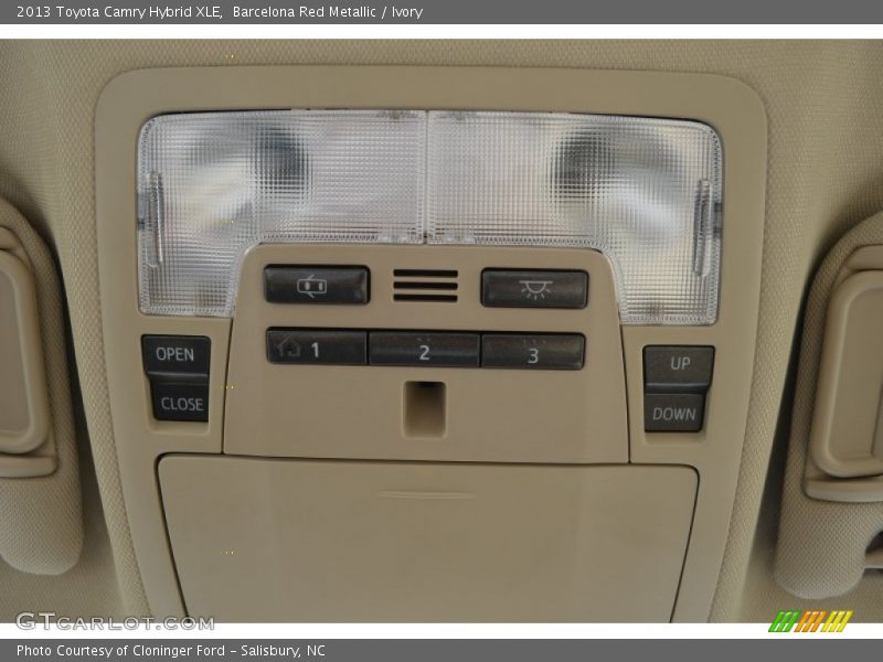 Barcelona Red Metallic / Ivory 2013 Toyota Camry Hybrid XLE