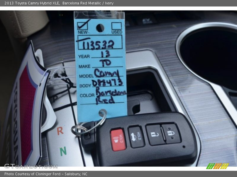 Barcelona Red Metallic / Ivory 2013 Toyota Camry Hybrid XLE