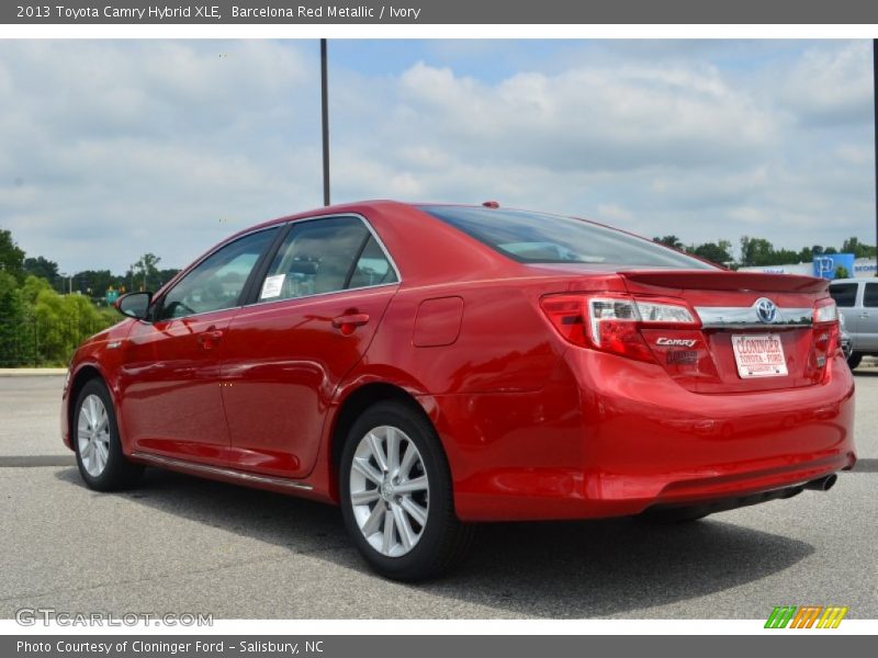 Barcelona Red Metallic / Ivory 2013 Toyota Camry Hybrid XLE