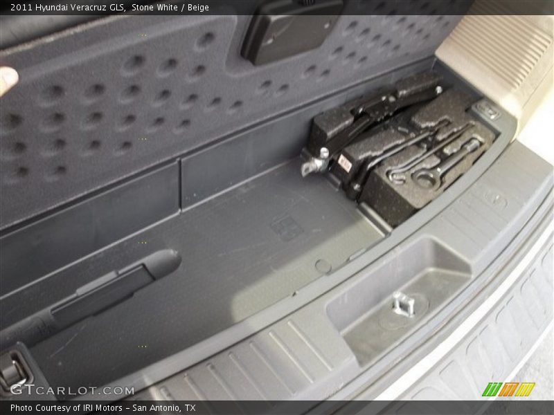 Stone White / Beige 2011 Hyundai Veracruz GLS
