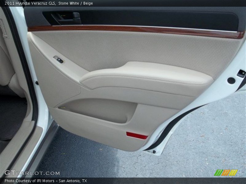 Stone White / Beige 2011 Hyundai Veracruz GLS