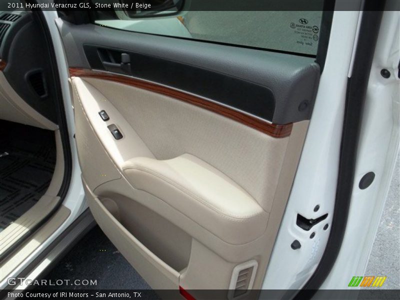 Stone White / Beige 2011 Hyundai Veracruz GLS