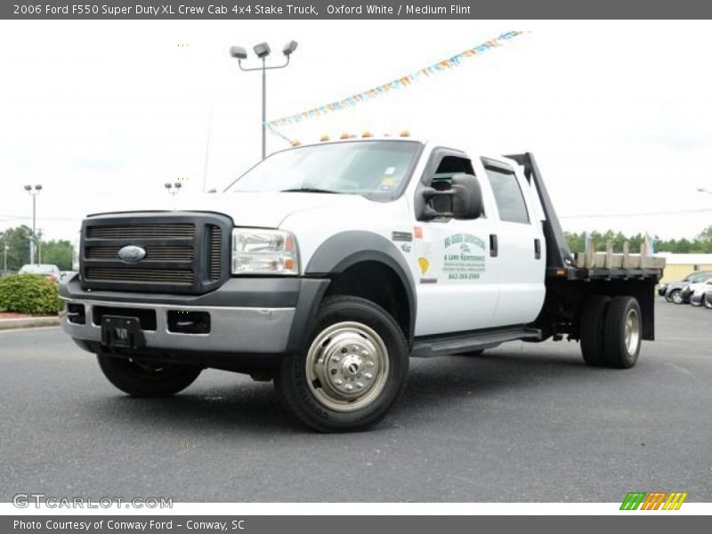 Oxford White / Medium Flint 2006 Ford F550 Super Duty XL Crew Cab 4x4 Stake Truck