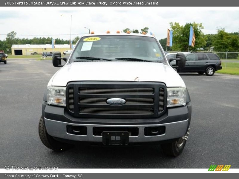 Oxford White / Medium Flint 2006 Ford F550 Super Duty XL Crew Cab 4x4 Stake Truck